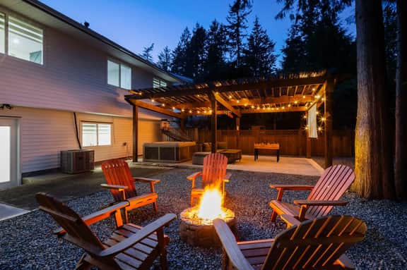 Bunny Bliss - Upper Level, HotTub, FirePit,Theatre