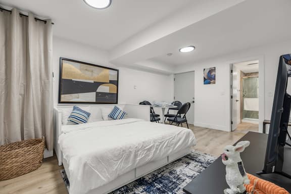 Bunny Bliss - Lower Level, HotTub, FirePit,Theatre